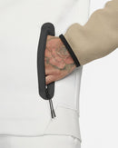 Conjunto Nike Tech Fleece Bege/Branco 2023 (New Season) - Encomenda