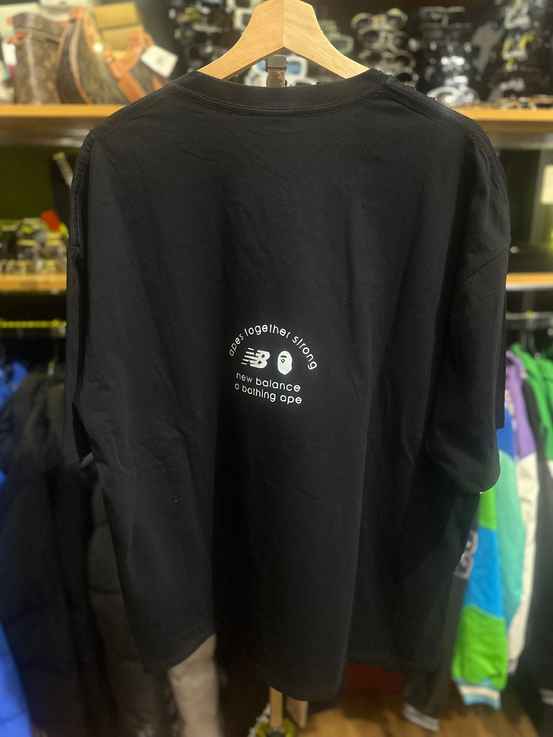 Camiseta BAPE X New Balance “Apes Together Strong” Preta - Pronta Entrega