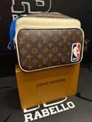 Bolsa Louis Vuitton 2020 LV X NBA WHITE BROWN MONOGRAM NIL MESSENGER BAG - Pronta Entrega
