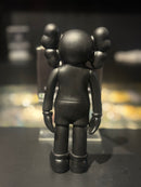 Boneco Colecionável KAWS Black 18cm - Pronta Entrega