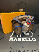 Bolsa Louis Vuitton Messenger
Monogram Outdoor PM Brown Blue - Pronta Entrega