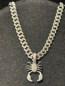 Corrente Cravejada Pingente Scorpion Em Zicornia Cubica Prata 40 CM - Pronta Entrega