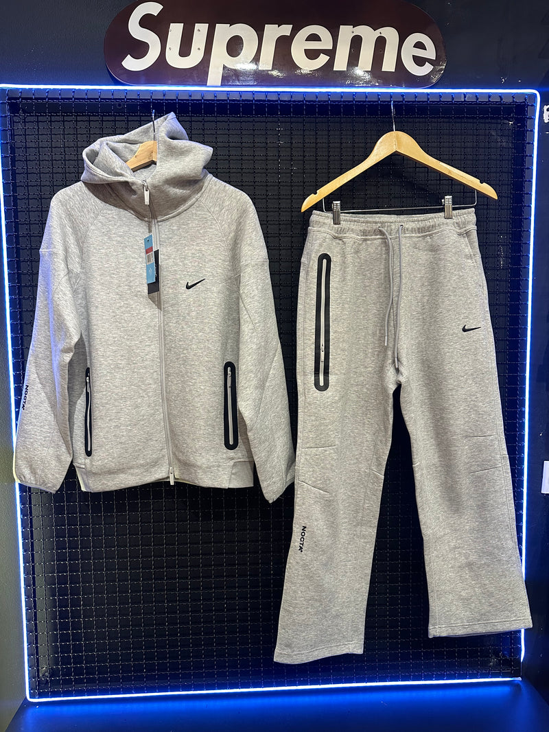 Conjunto Tech Fleece Nike x NOCTA Cinza - Pronta Entrega