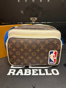 Bolsa Louis Vuitton 2020 LV X NBA WHITE BROWN MONOGRAM NIL MESSENGER BAG - Pronta Entrega