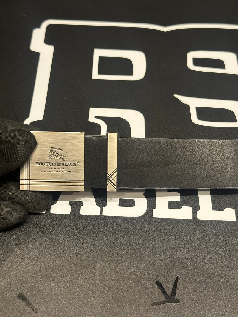 Cinto Burberry Black Fivela Silver 120 CM  - Pronta Entrega