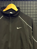 Conjunto Supreme Jaqueta Esportiva x Nike Black - Pronta Entrega