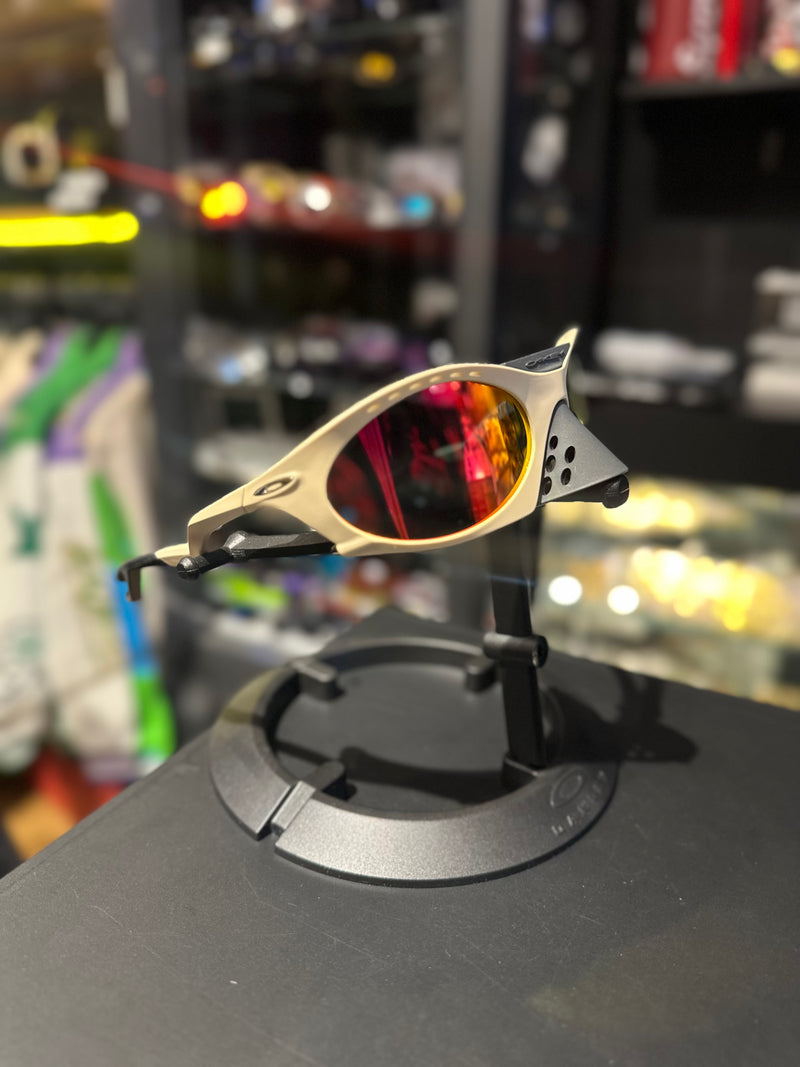 Óculos Oakley PLANTARIS Creme Gray Lente Ruby  - Pronta Entrega