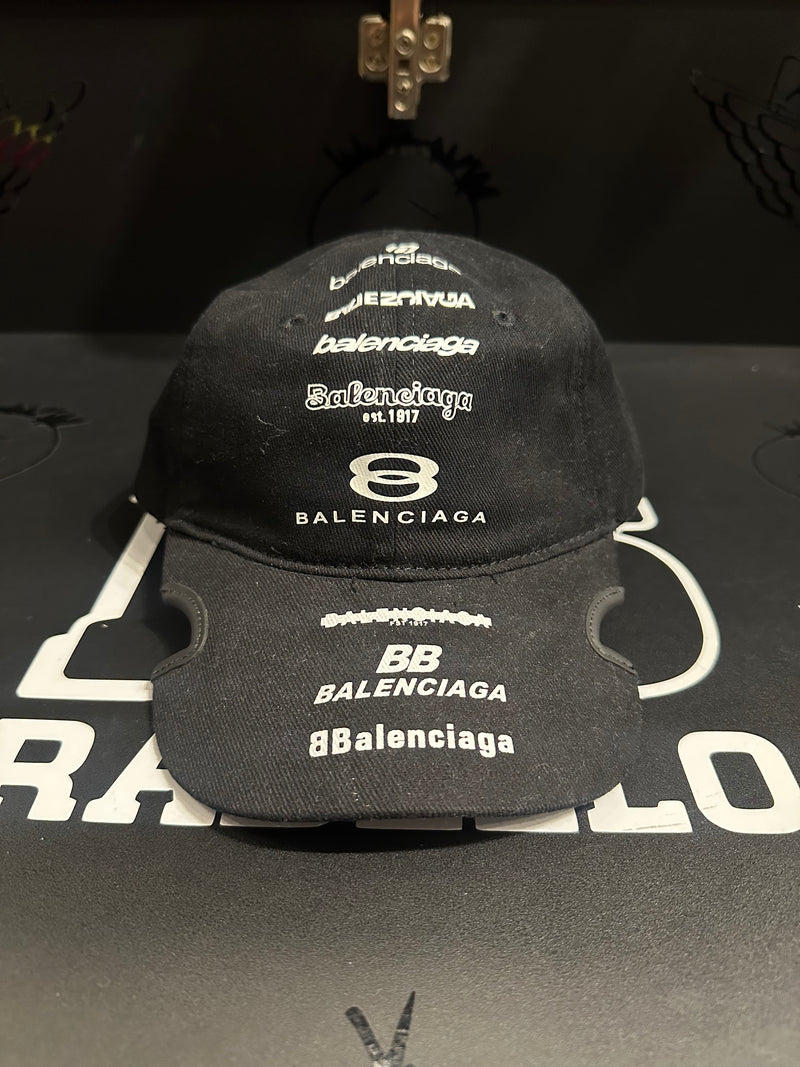 Boné Balenciaga Preto Aba Curva Cortada MultiLogo - Pronta Entrega