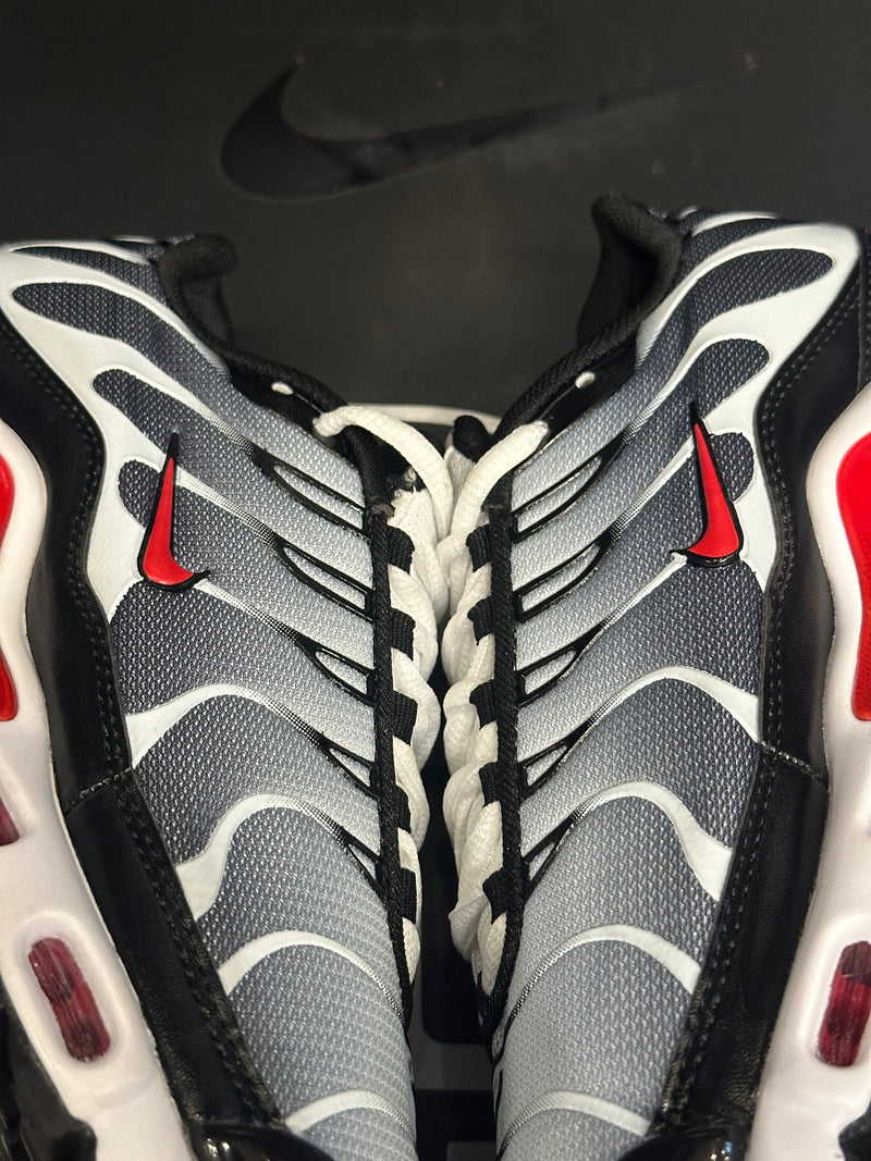 Tênis Air Max TN Plus Grey Red - Pronta Entrega