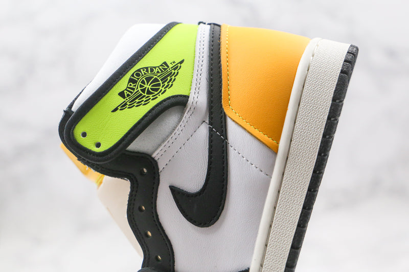 Jordan 1 Retro High White Black Volt University Gold - Encomenda