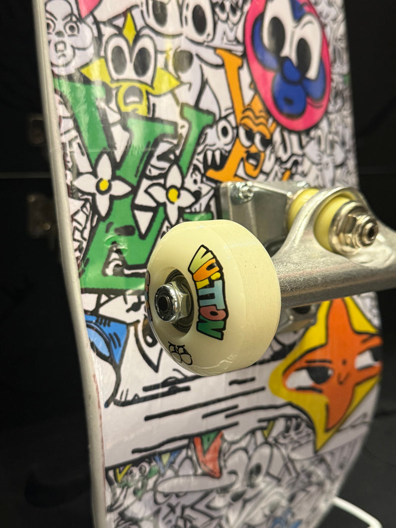 Louis Vuitton Skateboard Monogram Comics - Pronta Entrega