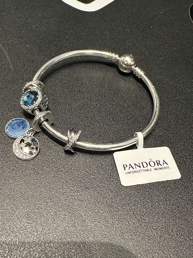 Bracelete Pandora Prata Charm com Berloques Espaço Azul e Fecho Prata - Pronta Entrega