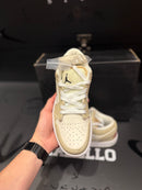 Tênis Nike Air Jordan 1 Low SE Sail Rattan University Red - Pronta Entrega