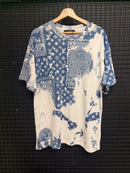 Camiseta Louis Vuitton Bandana Print Monogram - Pronta Entrega