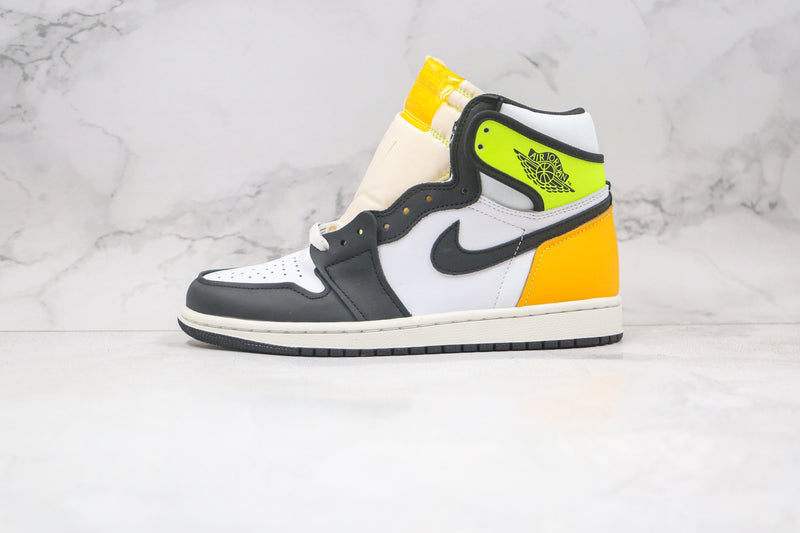 Jordan 1 Retro High White Black Volt University Gold - Encomenda