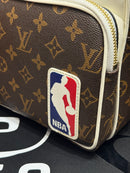Bolsa Louis Vuitton 2020 LV X NBA WHITE BROWN MONOGRAM NIL MESSENGER BAG - Pronta Entrega