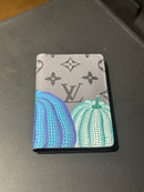 Carteira Louis Vuitton Yayoi Kusama Silver Blue - Pronta Entrega