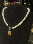 Colar de Pérolas Pingente Smile Cravejada 40 CM - Pronta Entrega