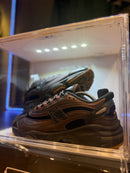 Sneaker Box LED Vitrine para Tenis com Luzes por Voz e Porta Magnética - Pronta Entrega