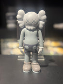 Boneco Colecionável KAWS Silver 18cm - Pronta Entrega