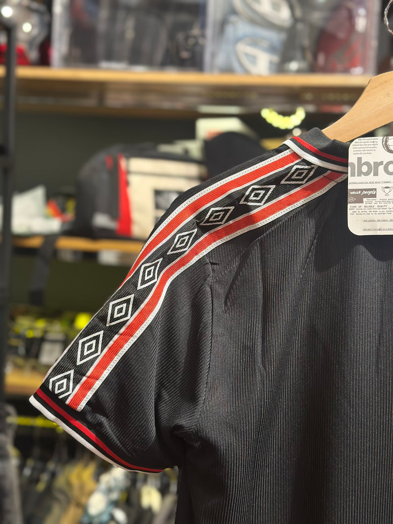 Camisa Vintage Umbro Manchester United Preta 98/99 - Pronta Entrega