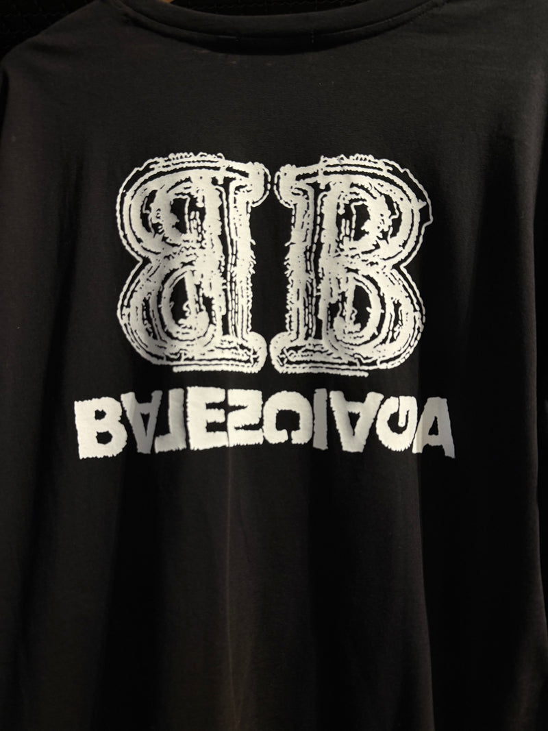 Camiseta BALENCIAGA Slim Feet Preta - Pronta Entrega