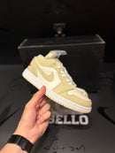 Tênis Nike Air Jordan 1 Low SE Sail Rattan University Red - Pronta Entrega