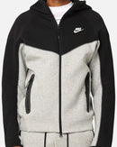 Conjunto Nike Tech Fleece Cinza/Preto 2023 (New Season) - Encomenda
