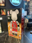 Bearbrick Michael Jordan 1998 Last Shot 400% Medicom Toy Be@Rbrick 2023 Limited Boneco Colecionável 28cm - Pronta Entrega