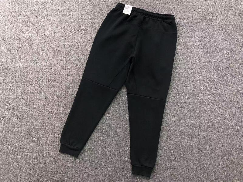 Conjunto Nike Tech Fleece Preto (Reflective)