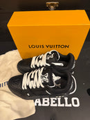 Tênis Louis Vuitton Trainer Black Embossed Monogram - Pronta Entrega