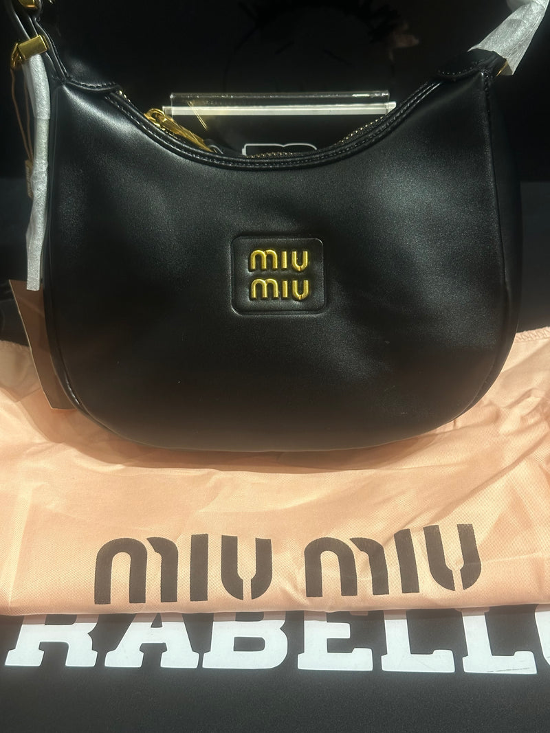 Bolsa de Ombro Miu Miu Wander Hobo Black - Pronta Entrega