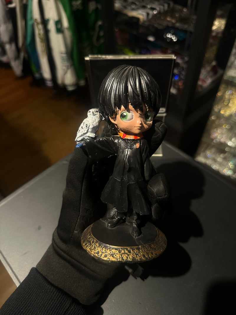 Boneco de Ação Harry Potter Com Coruja Edwiges 16cm Resina - Pronta Entrega