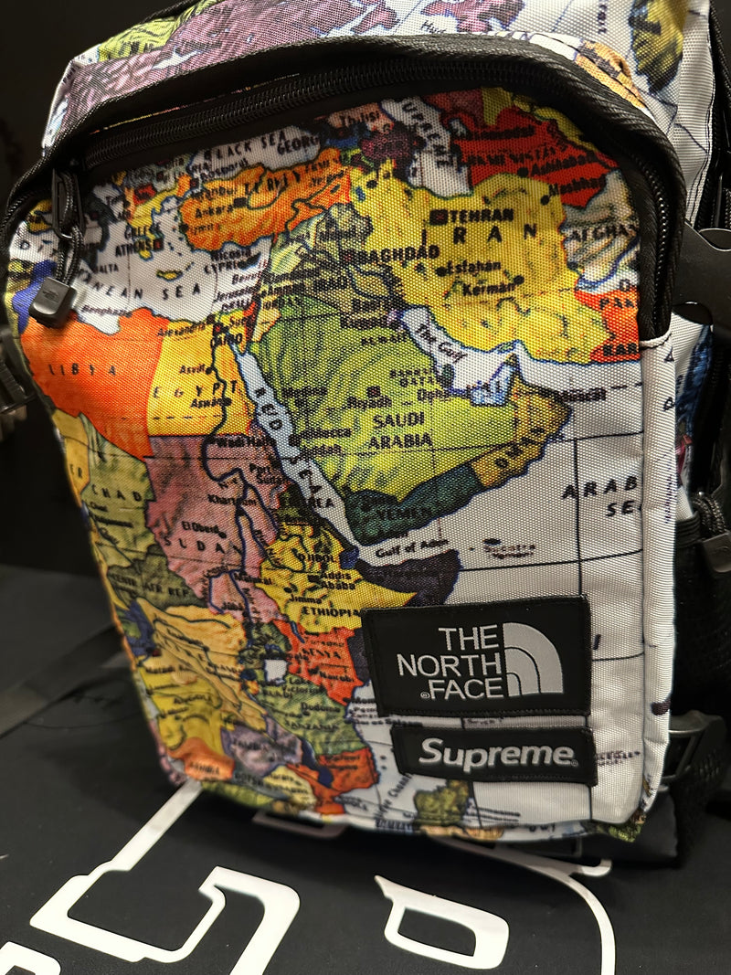 Mochila The North Face x Supreme Travel - Pronta Entrega