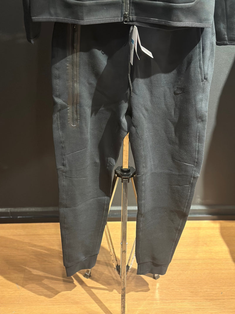 Conjunto Tech Fleece Nike Black - Pronta Entrega