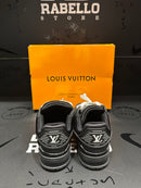 Tênis Louis Vuitton Trainer Black Embossed Monogram - Pronta Entrega