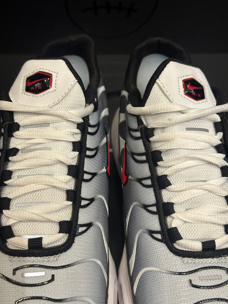 Tênis Air Max TN Plus Grey Red - Pronta Entrega