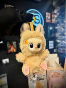 Boneco Labubu “Have a Seat” – Chaveiro | Mini Figura Colecionável Pop Mart - Pronta Entrega