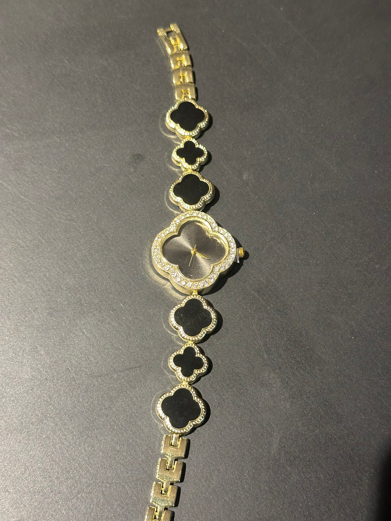 Relógio Pulseira Dourada Trevos Pretos 20 CM - Pronta Entrega