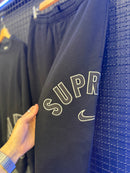 Conjunto Moletom Supreme x Nike Crewneck Arc Black SS22-W14 - Pronta Entrega