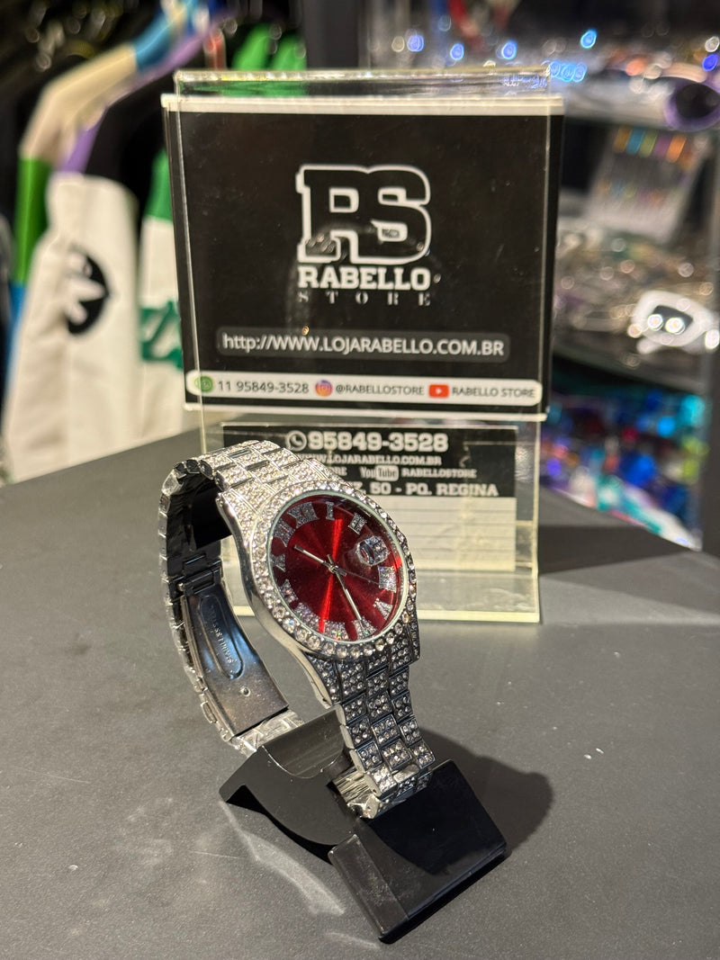 Relógio Cravejado Iced Out Prata Fundo Vermelho - Pronta Entrega