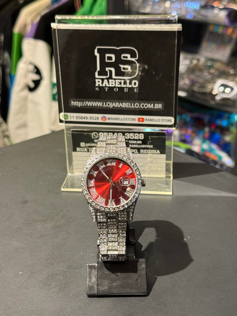 Relógio Cravejado Iced Out Prata Fundo Vermelho - Pronta Entrega