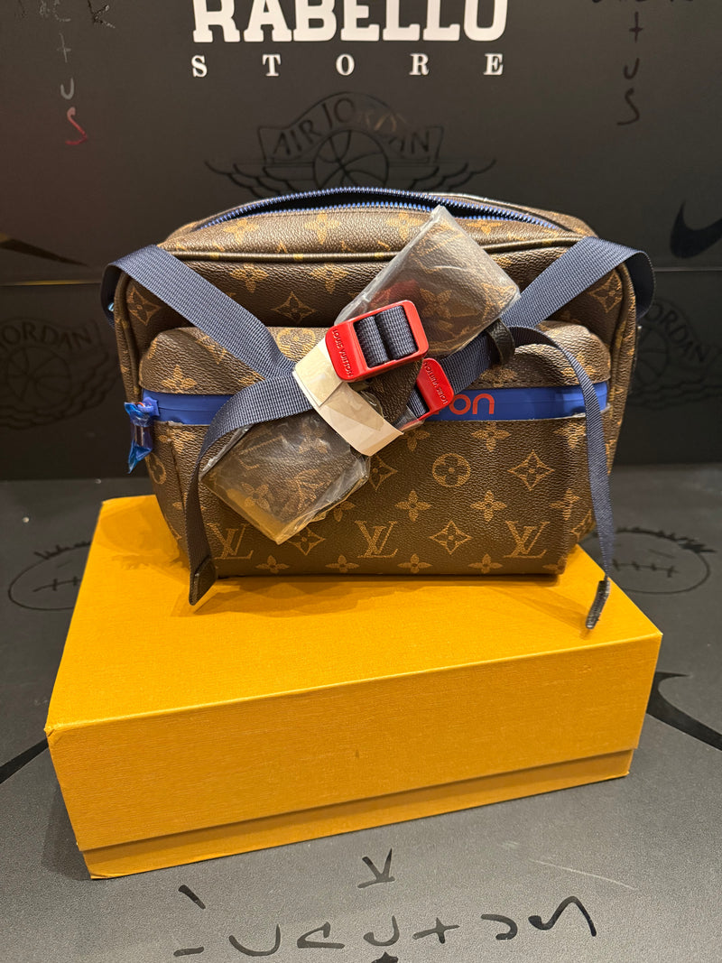 Bolsa Louis Vuitton Messenger
Monogram Outdoor PM Brown Blue - Pronta Entrega