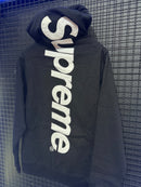 Moletom Supreme Satin Appliqué Black SS26-W9 - Pronta Entrega