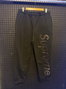 Calça Moletom Supreme Satin Applique All Black - Pronta Entrega