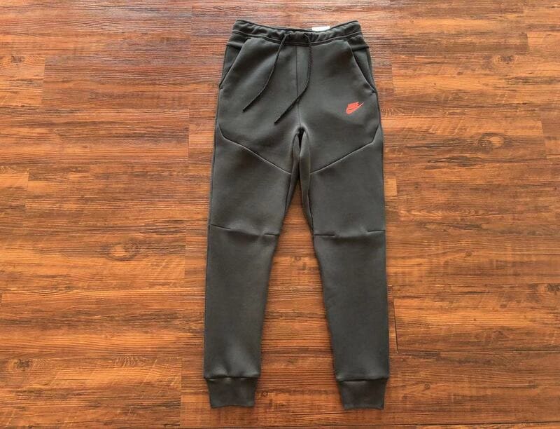 Conjunto Nike Tech Fleece Cinza escuro / Preto / Laranja - Encomenda