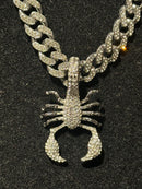 Corrente Cravejada Pingente Scorpion Em Zicornia Cubica Prata 40 CM - Pronta Entrega