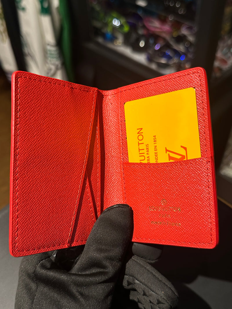 Carteira Louis Vuitton YAYOI KUSAMA PASSPORT COVER MONOGRAM MULTICOLOR - Pronta Entrega