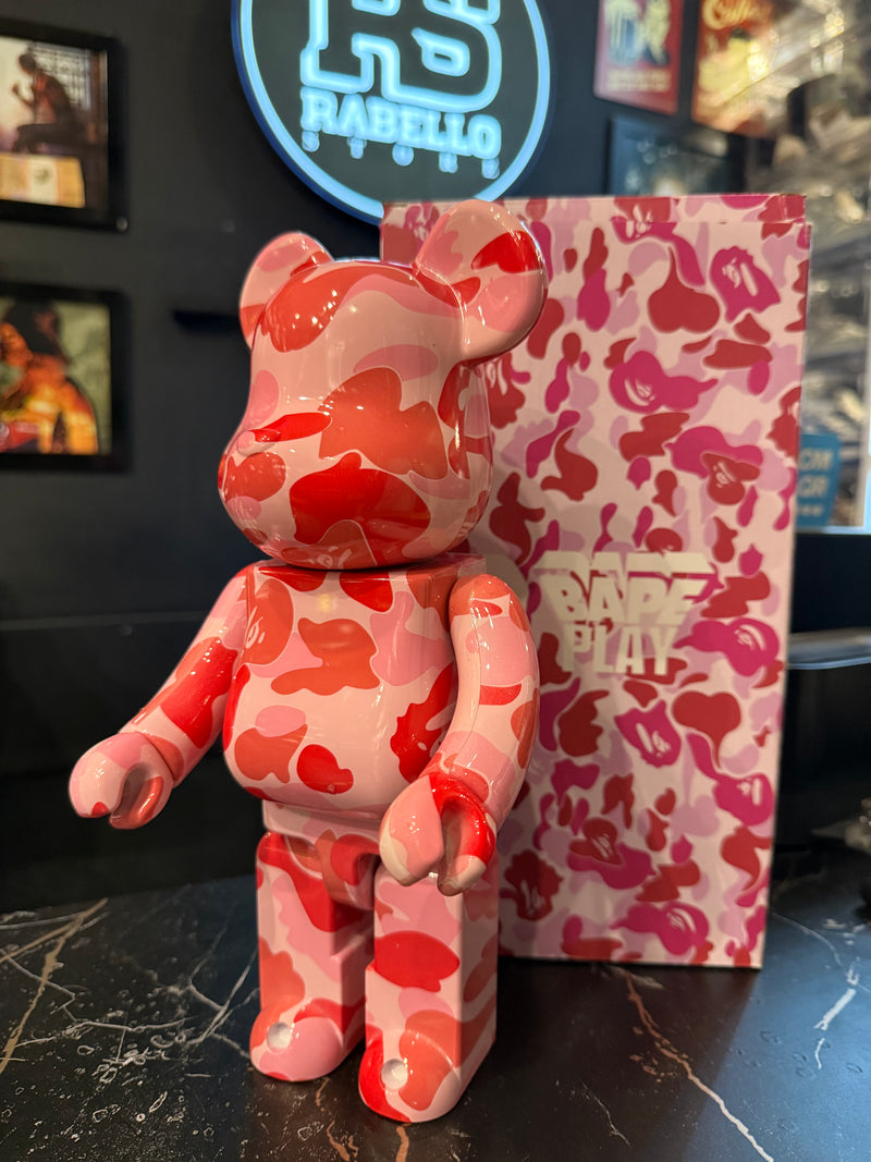 Bearbrick BAPE Camo 400%
Pink Medicom Toy Boneco Colecionável 28cm - Pronta Entrega