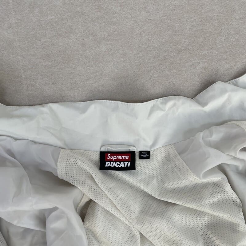 Conjunto Supreme x Ducati Branco - ENCOMENDA